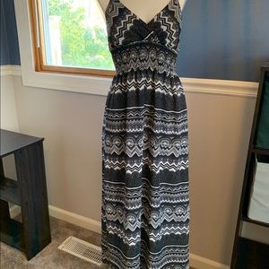 Black & white long dress size small